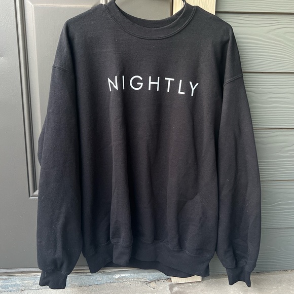 Gildan Other - Nightly black crewneck sweatshirt